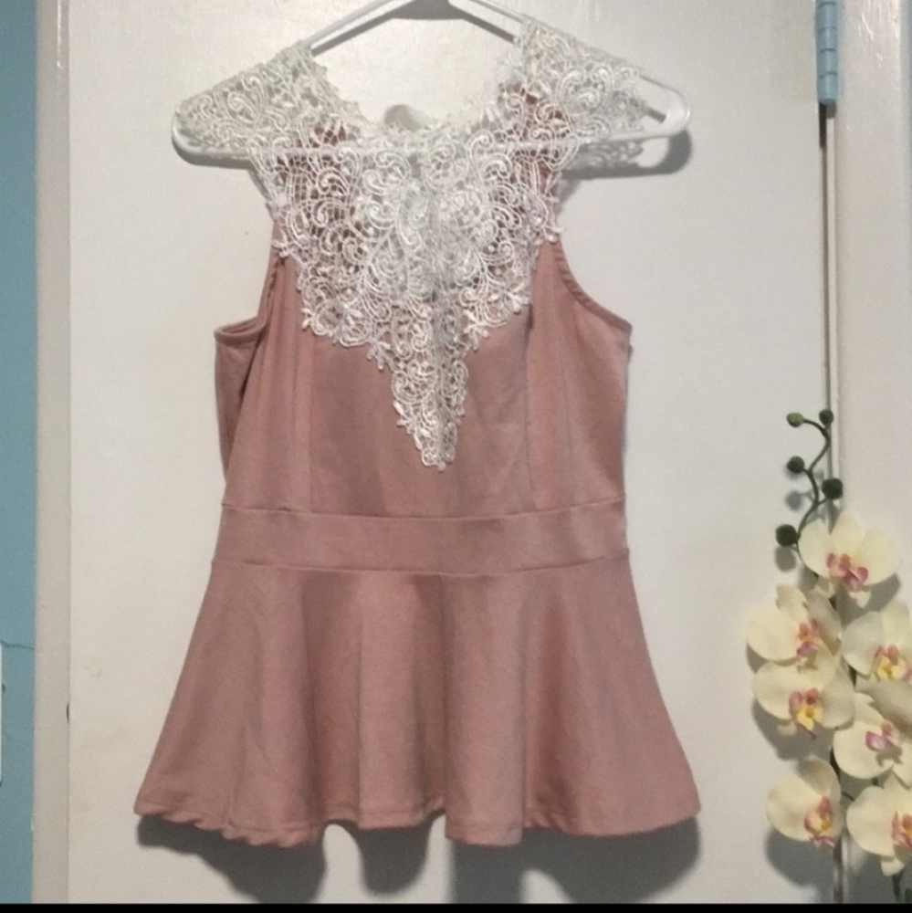 JULIE'S CLOSET SALMON PINK LACE PEPLUM TOP XL